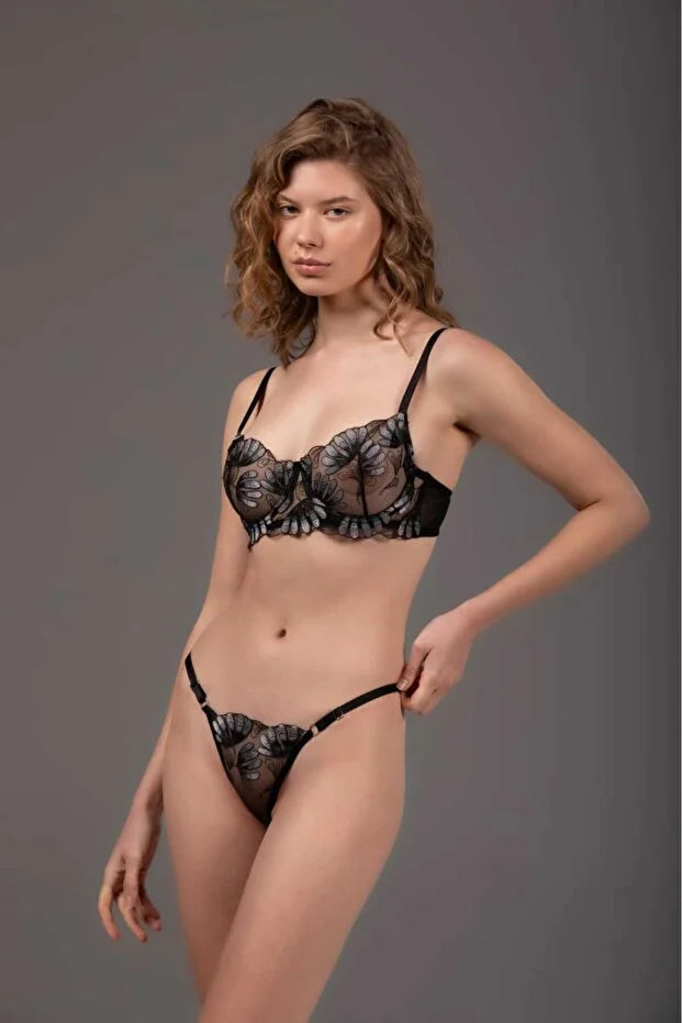 SAEVRA Midnight Blue Floral Lace Set