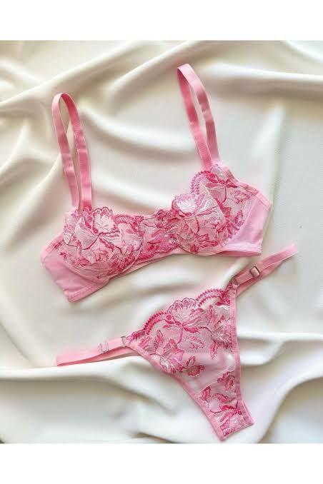 SAEVRA Blush Floral Lace Set