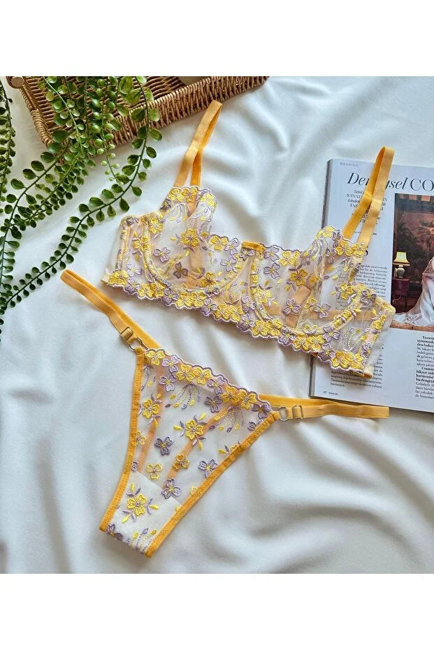 SAEVRA Sunlit Lilac Lace Set